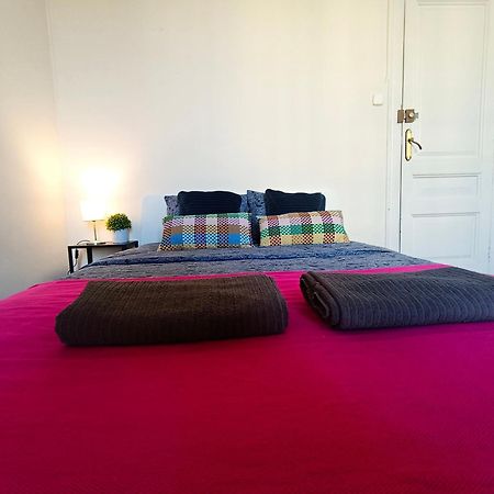 By Urquinaona Rooms Barcelona Ngoại thất bức ảnh