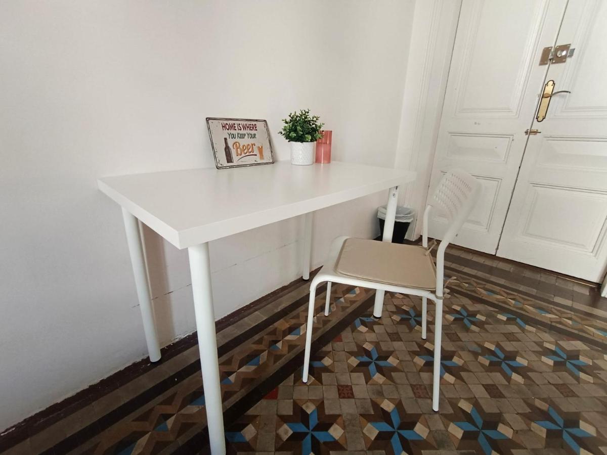 By Urquinaona Rooms Barcelona Ngoại thất bức ảnh