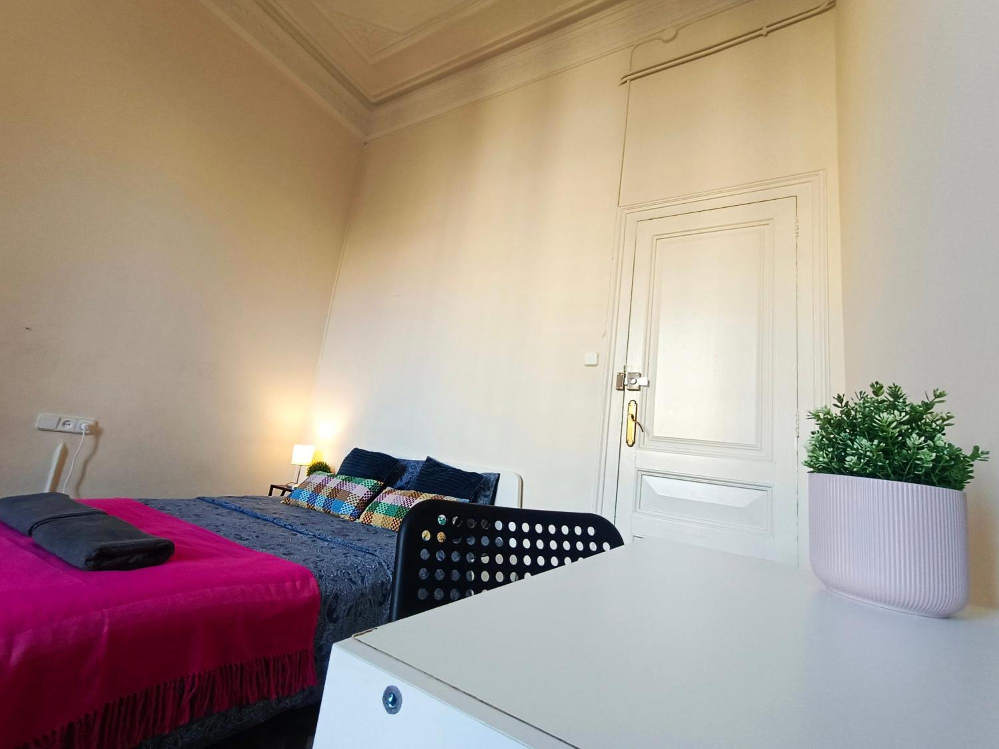 By Urquinaona Rooms Barcelona Ngoại thất bức ảnh