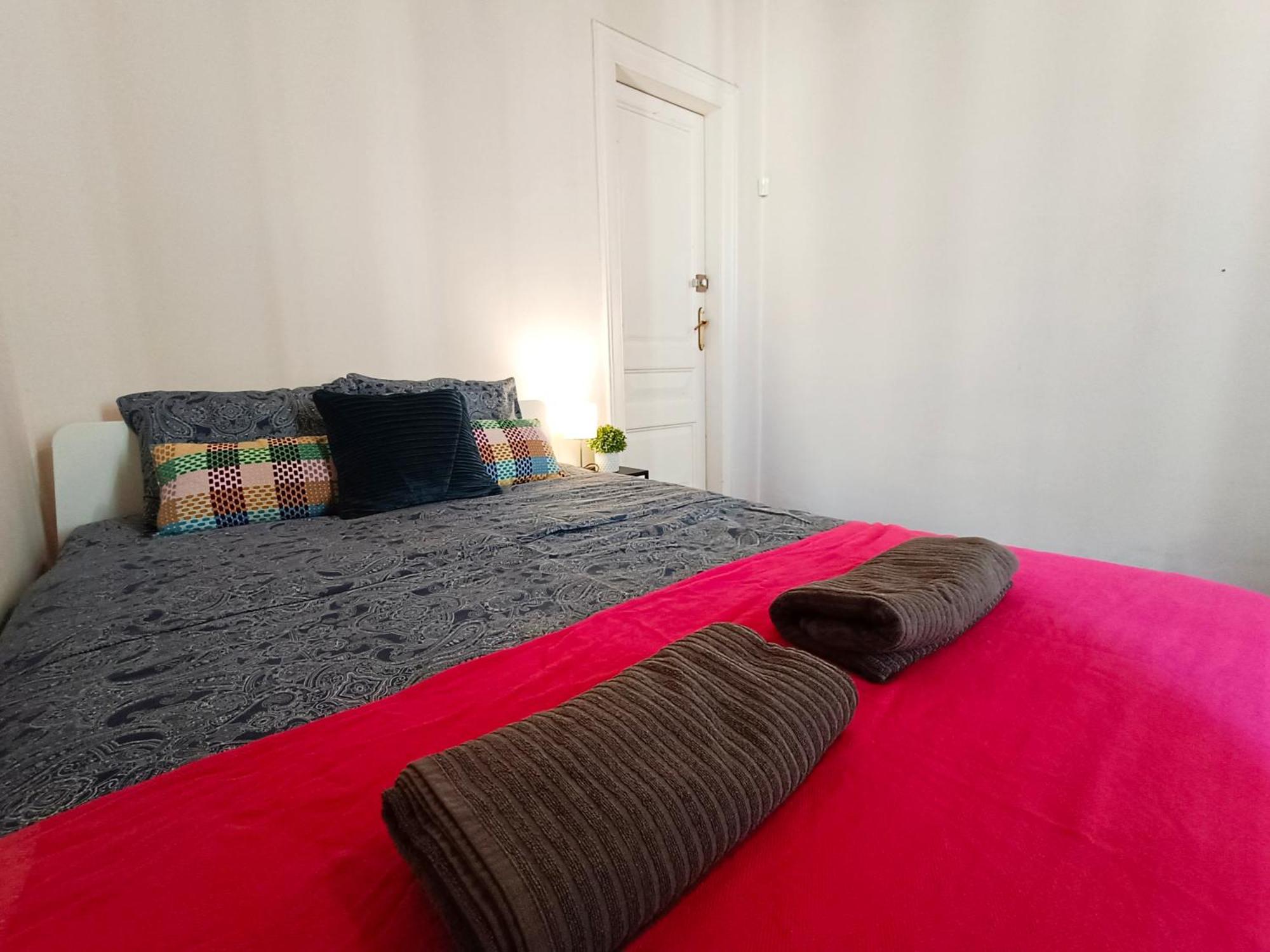 By Urquinaona Rooms Barcelona Ngoại thất bức ảnh